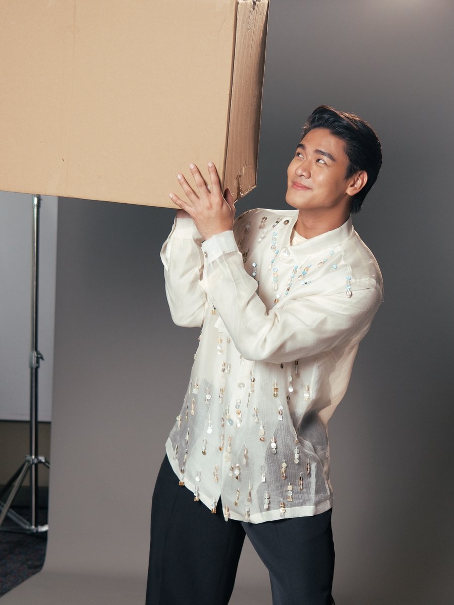 KapusoCrave's tweet photo. Michael Sager has been officially announced as the new host of 'PBB Collab 3.0':

"Hello Philippines, Hello World, we are so back! Grateful to be given a new task by kuya… this time as his host :)" https://t.co/rIfzMyXIHs