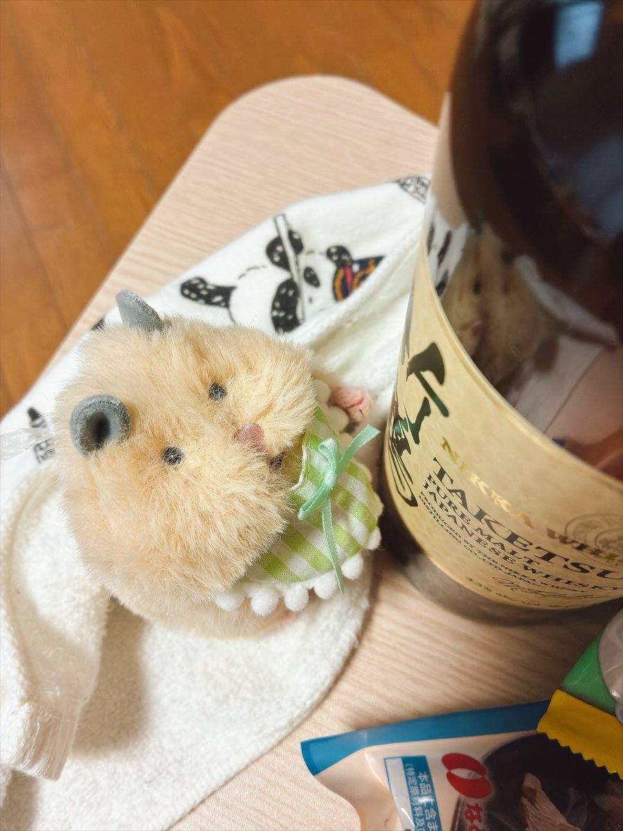 RiRi44g's tweet photo. たかい　おさけ🥃 https://t.co/n0wuF47VPQ