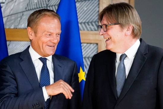 WasikMaciej's tweet photo. Guy Verhofstadt, który nawoływał do blokowania Polsce unijnych środków za rzekome naruszanie praworządności, a uczestników Marszu Niepodległości nazywał „faszystami”, został objęty śledztwem europejskiej prokuratury w związku z nieprawidłowościami przy zatrudnianiu stażystów. https://t.co/6DN9Lmqyud