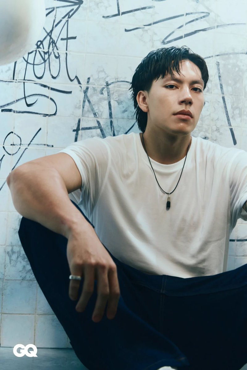 dypointcity_ofc's tweet photo. St. Dwight serving straight heat 🥵
@dram0s_ x @GQMagazine /PH 🤝

SAYO LAHAT ‘TO MA, @KiannaDy??🧎🏻‍♀️

Read the full story on https://t.co/M1Uy4vZ0vp or click the link below and drive right in! 
 
🔗: https://t.co/cDNJiA4nHA

🔗: https://t.co/jFZ0H2836A

#dwightramos https://t.co/JrhyBWoeHw