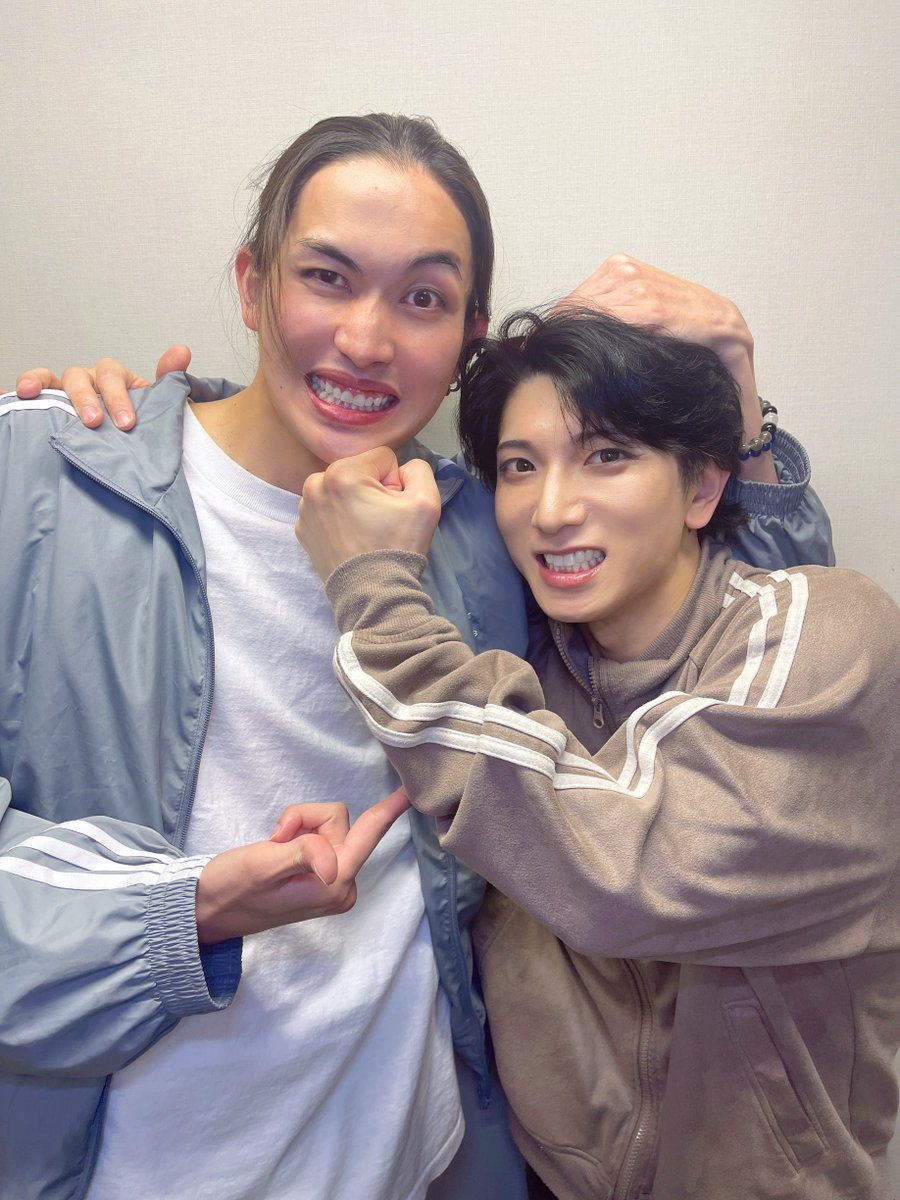 rjpmission's tweet photo. 舞台『Paradox Live on Stage -Road to Legend- "RAGE"』
4日目🎤🔥
ご来場ありがとうございました💪✨

そして今日は友達の誕生日でした👏🎉
おめでとう😆😌

#パラステRtL https://t.co/R6XTjqVNAE