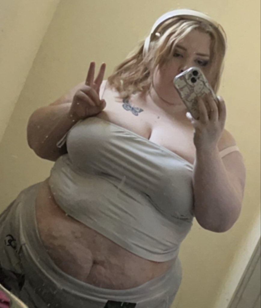 Chullychupy23's tweet photo. Iโm a feeder looking for a serious feeder partner ๐ Iโm really, really hungry and ready to connect with someone genuine. If youโre serious, DM me. ๐โค๏ธ
#bigtits #bbw
#fatgirl #plussize
#chubby #jiggly #fatbabe #curvygoddess https://t.co/hq6MN6QpdA