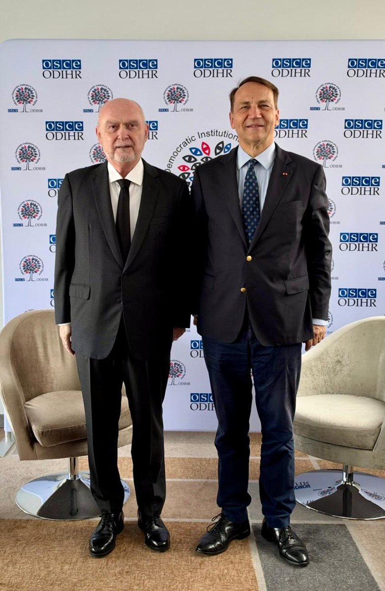 OSCESecGen's tweet photo. Good exchange with 🇵🇱Deputy Prime Minister, Foreign Minister Radosław Sikorski @Sikorskiradek on the security challenges facing our region and the OSCE’s role in meeting them @PolandMFA https://t.co/C4qxlhypoG