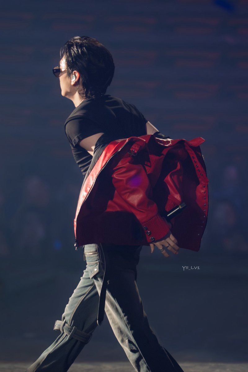 YII_lv1's tweet photo. 𝟤𝟨𝟣𝟢𝟢𝟦 𝗞𝗣𝗢𝗣 𝗣𝗥𝗜𝗠𝗘
.
月亮是恆久的日落🌙
.
#EUNHYUK #은혁 
#superjuniordne #슈퍼주니어 https://t.co/rUnhNisEoh