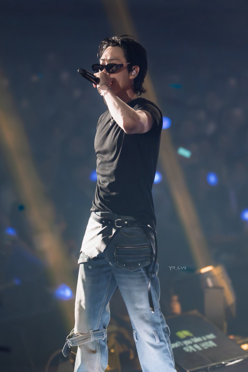 YII_lv1's tweet photo. 𝟤𝟨𝟣𝟢𝟢𝟦 𝗞𝗣𝗢𝗣 𝗣𝗥𝗜𝗠𝗘
.
月亮是恆久的日落🌙
.
#EUNHYUK #은혁 
#superjuniordne #슈퍼주니어 https://t.co/rUnhNisEoh
