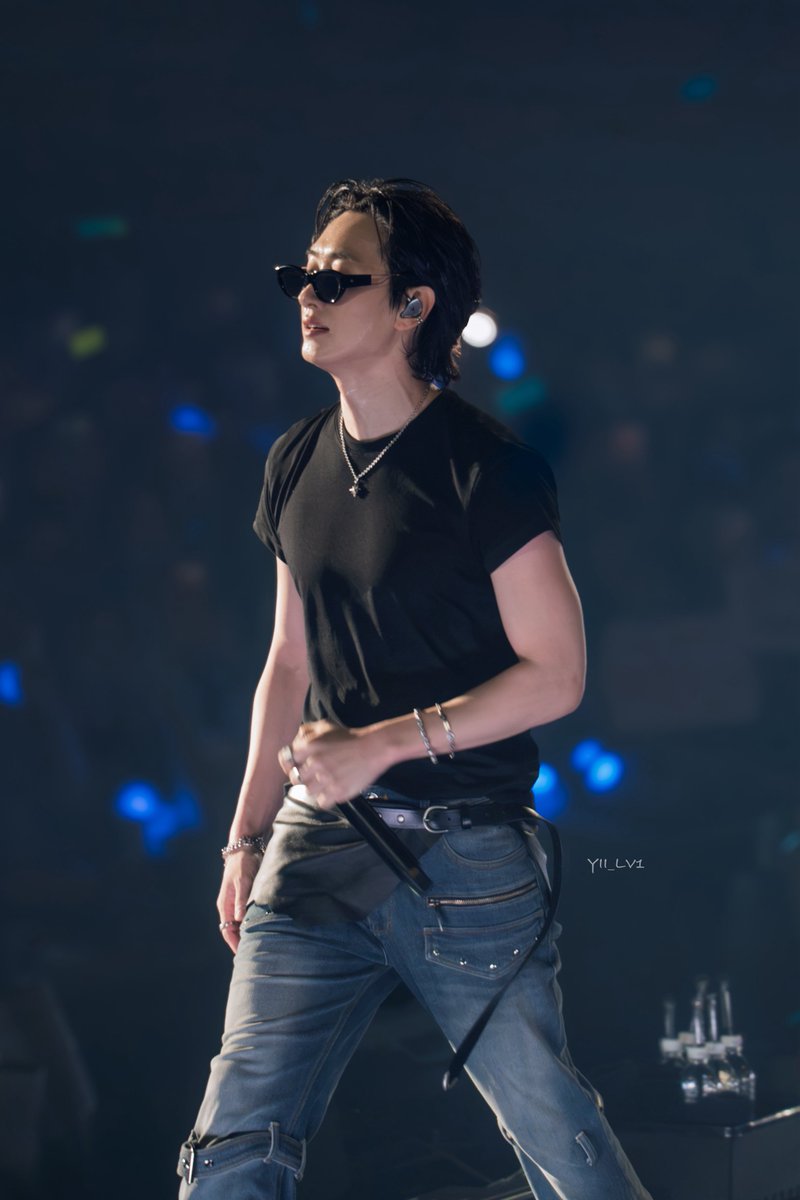 YII_lv1's tweet photo. 𝟤𝟨𝟣𝟢𝟢𝟦 𝗞𝗣𝗢𝗣 𝗣𝗥𝗜𝗠𝗘
.
月亮是恆久的日落🌙
.
#EUNHYUK #은혁 
#superjuniordne #슈퍼주니어 https://t.co/rUnhNisEoh