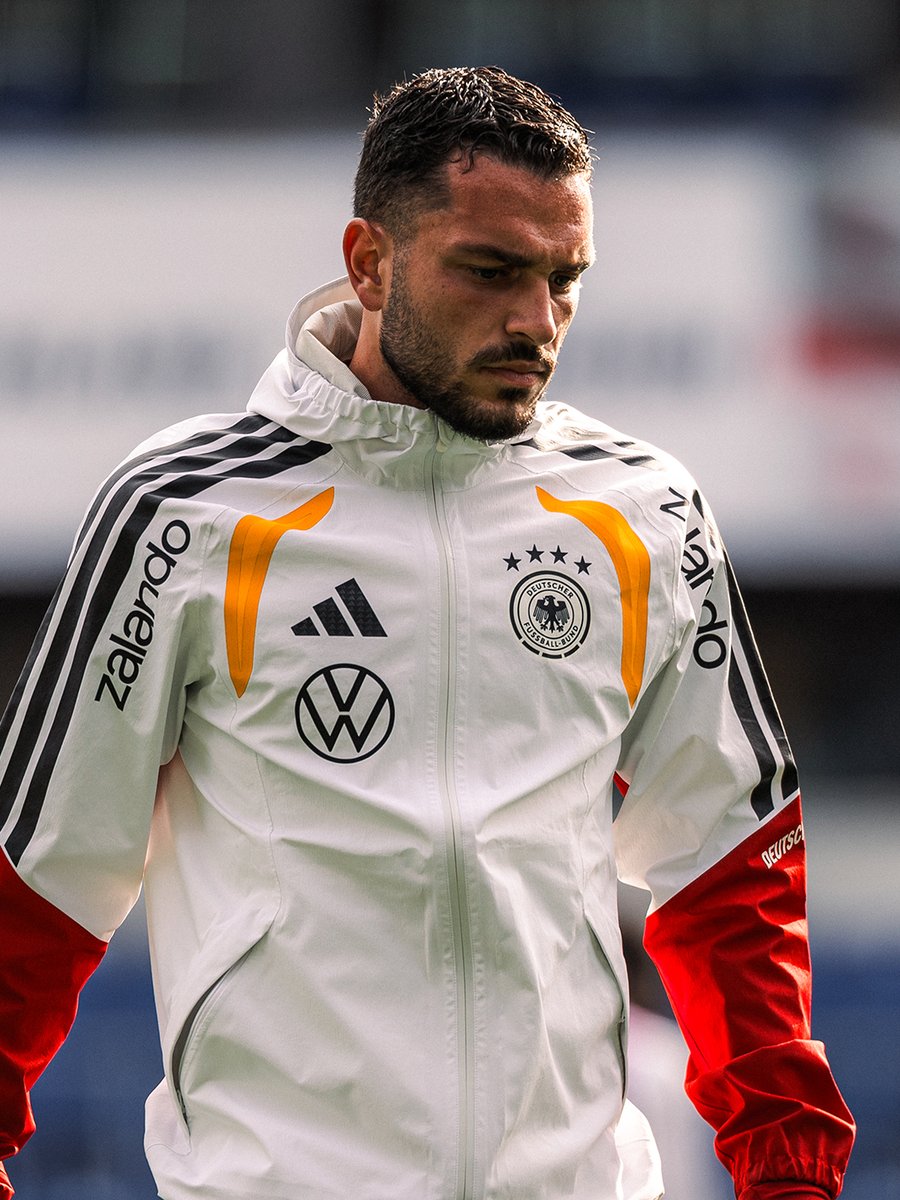 FCAugsburg's tweet photo. ๐จ๐ญ #Rieder bleibt mit der Schweiz weiter ungeschlagen und ohne Punktverlust - gegen ๐ธ๐ฎ gabs einen ๐:๐-Sieg. #Gregoritsch ๐ฆ๐น nimmt beim ๐:๐ gegen ๐ฝ๐ฐ einen Punkt mit, #Dahmen ๐ฉ๐ช spielt gegen ๐ฌ๐ท ๐:๐. ๐
๐ Schon bald stehen die nรคchsten Partien fรผr die ๐ฉ๐ช-U21, ๐ฐ๐ท und ๐จ๐ญ an!
#FCA
๐ธ: thekfa/ Thomas Bรถcker/DFB