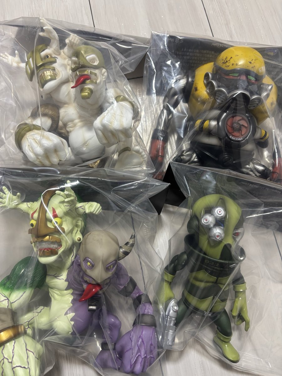 8GAUGE1's tweet photo. 待ちに待った@studio24inasaka さんのCOMPLEXくじ2が届きましたーーー‼️
かっちょいいーー！！今回偵察特化型とデビルピエロのデザインを採用して頂きました😭🙏自分の考えたデザインが立体物になる喜びは他では味わえない経験でとても感激です！
第三弾があれば是非また参加させていただきたいです👊 https://t.co/39YxcTod0Q