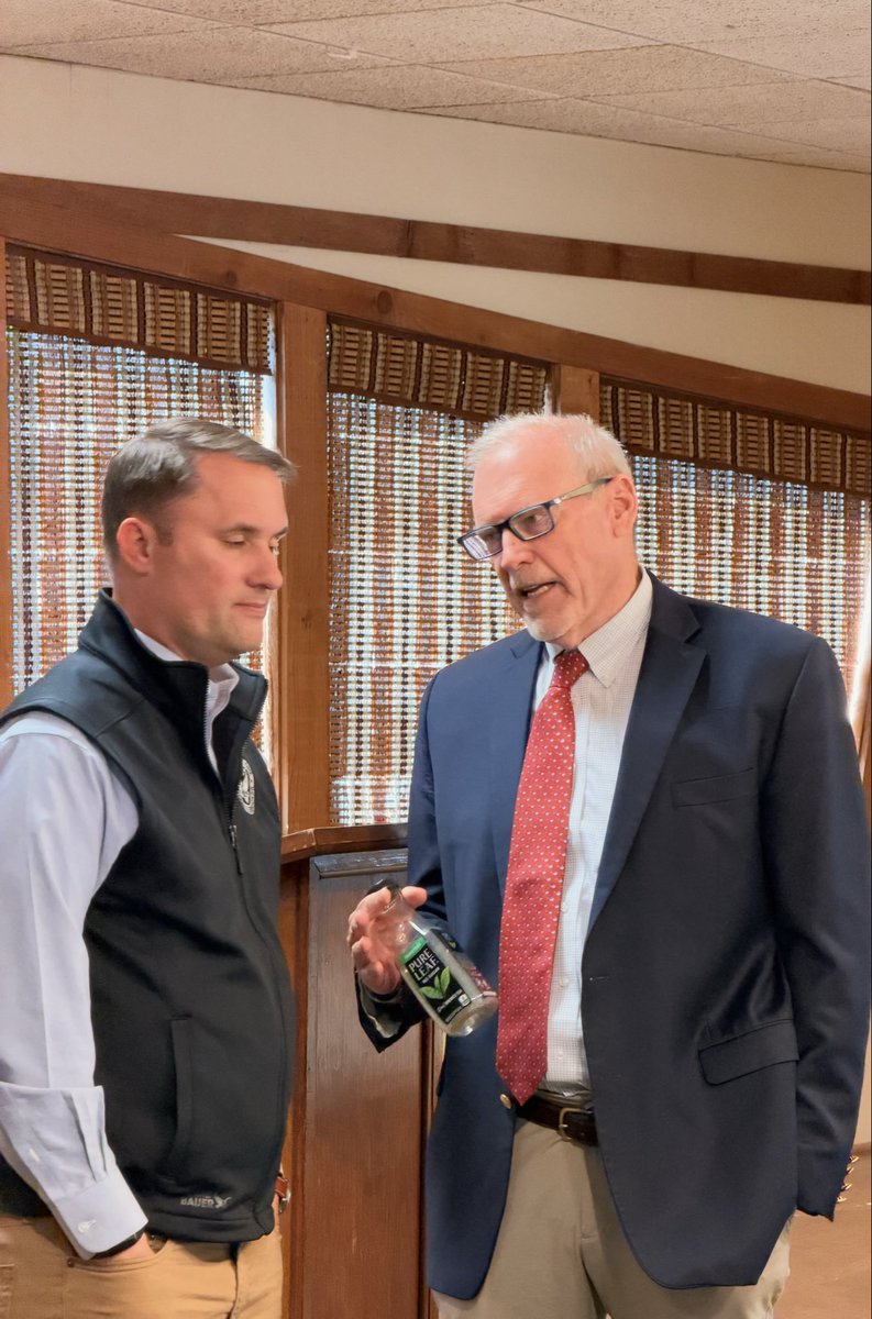 RepMGriffith's tweet photo. Last week in Smyth County, I participated with Governor Allen and Attorney General Miyares in a law enforcement roundtable.

Law enforcement officials from our region attended to share their perspectives and challenges. https://t.co/kPq2d19ise