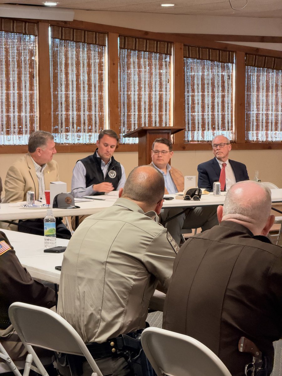 RepMGriffith's tweet photo. Last week in Smyth County, I participated with Governor Allen and Attorney General Miyares in a law enforcement roundtable.

Law enforcement officials from our region attended to share their perspectives and challenges. https://t.co/kPq2d19ise