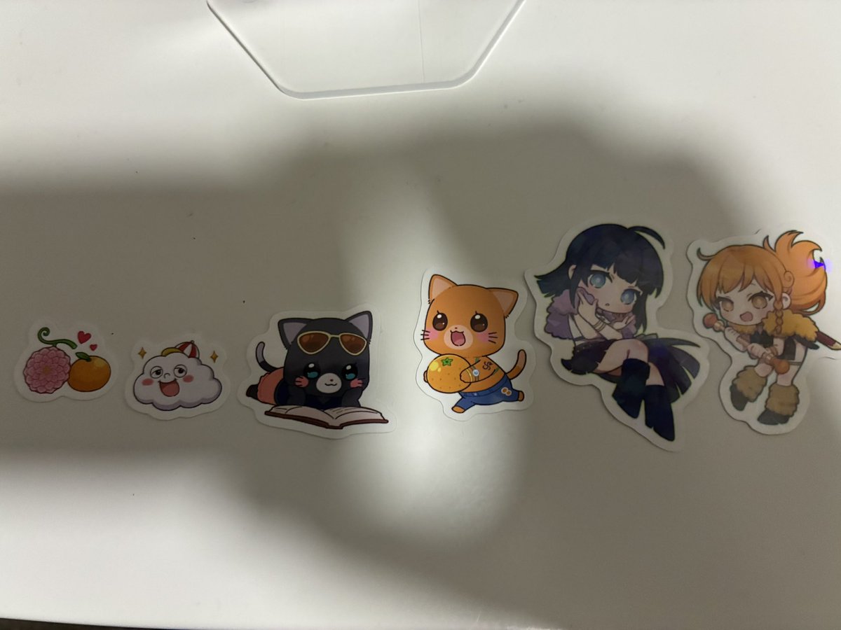 nihinihi110421's tweet photo. @8x8_happa はっぱさん！！！！！こちらにも届きました！！！！！！
ぬぉぉぉおおおおおお！！！！！！
ありがとうございます！！！！！！！🍊🌸🍊🌸🍊🌸
誰もが欲しいロビンちゃんの警備員スタイルのグッズが！！！！！届きました！！！！！
ステッカーもアクスタも可愛すぎます😭😭😭家宝にします！！！！😭✨ https://t.co/MTozF9UlQC