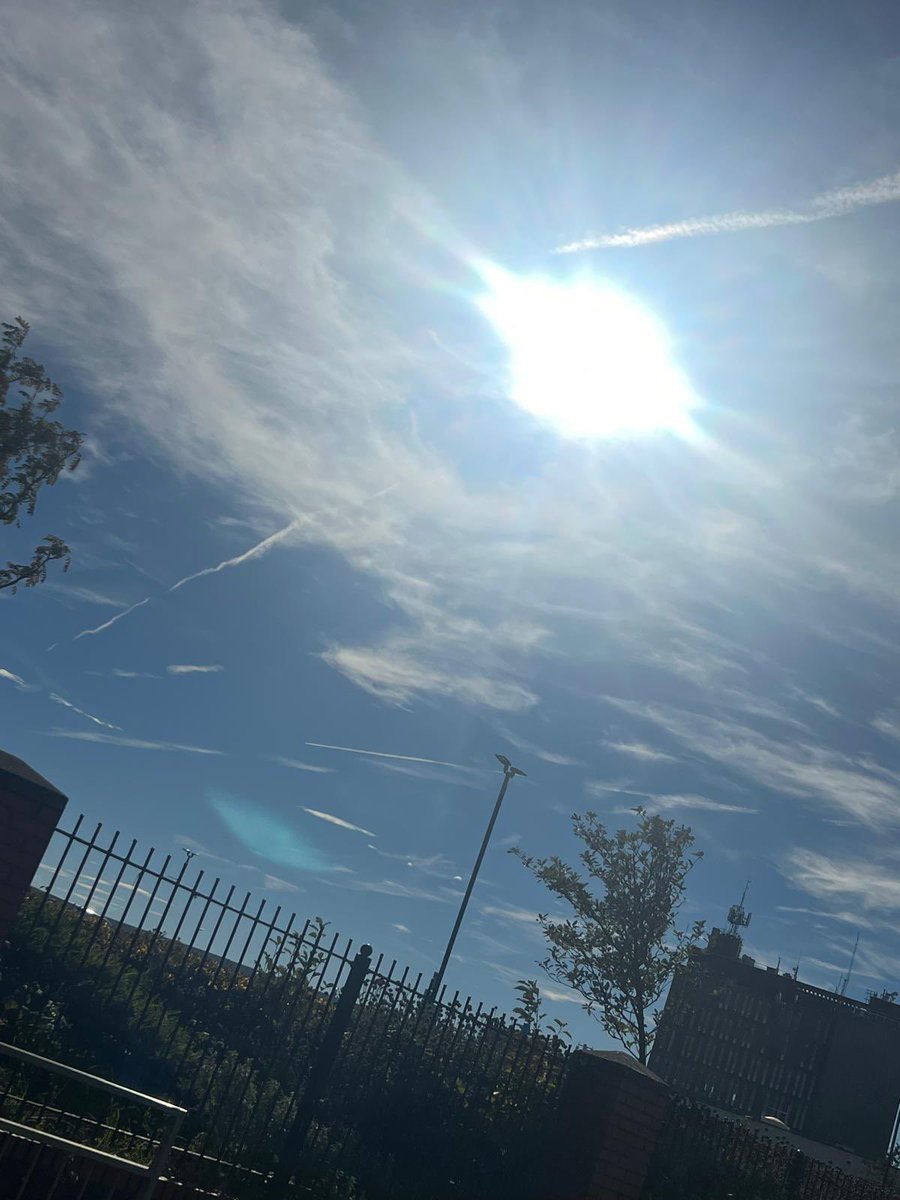 ElznGaz's tweet photo. Before and after the imbeciles ruined it 🙄🙄🙄😵💫😵💫😵💫🤮🤮🤮
#geoenginneering
#fakesky https://t.co/0MgH0xPDtL