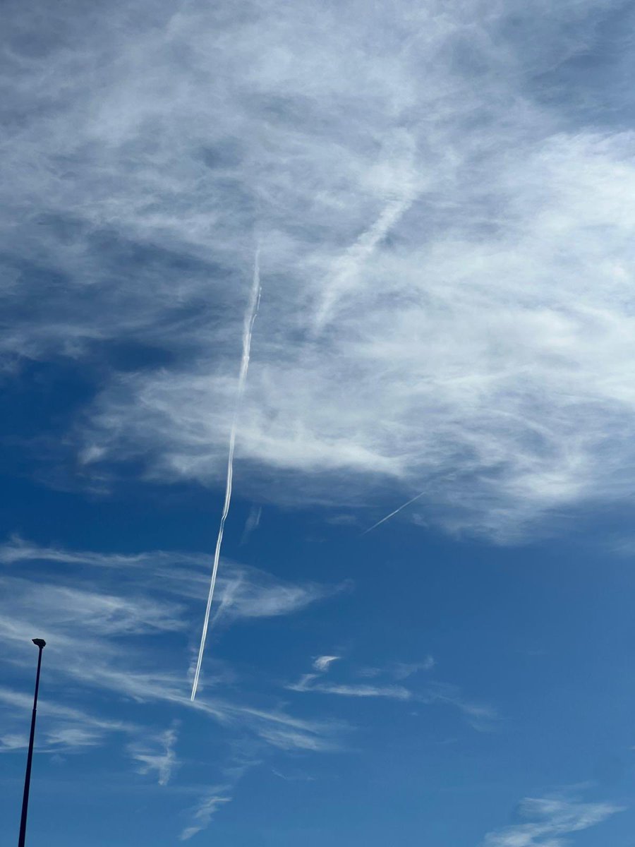 ElznGaz's tweet photo. Before and after the imbeciles ruined it 🙄🙄🙄😵💫😵💫😵💫🤮🤮🤮
#geoenginneering
#fakesky https://t.co/0MgH0xPDtL
