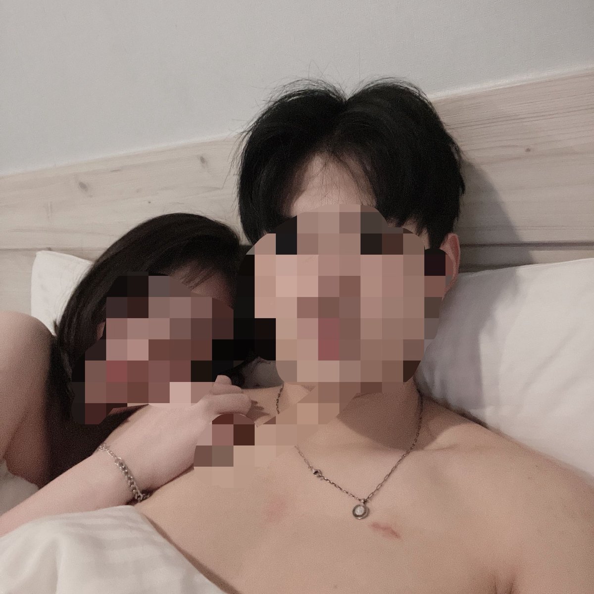 foevercouple's tweet photo. 여자 주인 노예 다 좋다는 예신 #섹트 #레즈 #레즈플 #쓰리썸 #부커 #만남 https://t.co/c01c0ZPaTk
