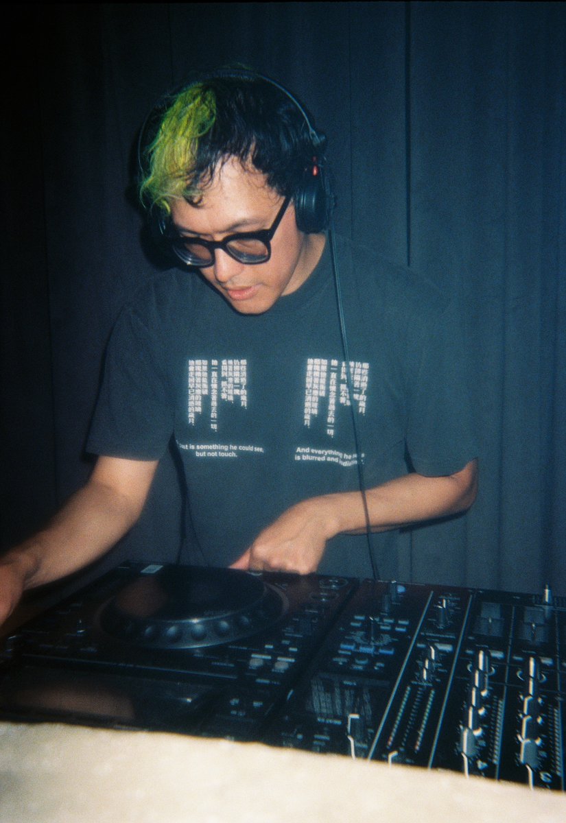 Aisle5atl's tweet photo. TONIGHT :: Joey Cash plays Aisle 5 w/ special guest __EJ__ .
Tickets: https://t.co/tq5dQeo8LI https://t.co/NbhJ5vDJYb
