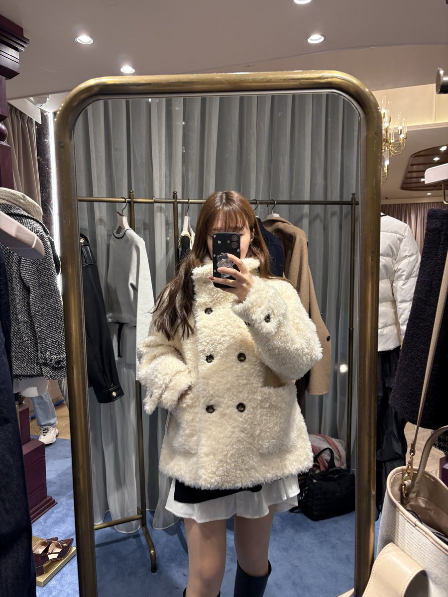 protein_nomuko's tweet photo. 追加でもう1着買うとしたらはりぷのボアコートかなあ🥹ミドルコート好きすぎる！ https://t.co/OJRXtvDTfb