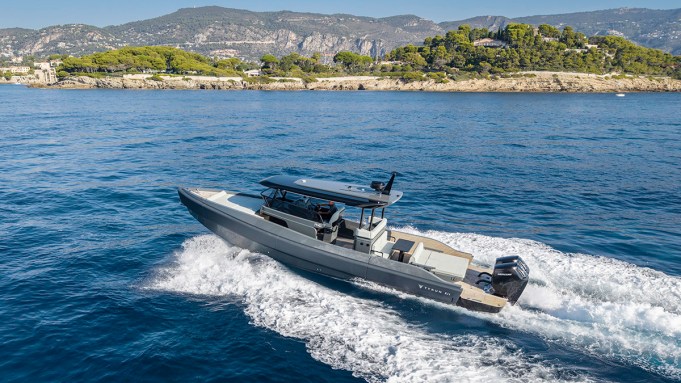 vitalizeone's tweet photo. TYKUN's new flagship combines the elegance of a luxury yacht with the utility of an RIB. dlvr.βit/TVnDlY #LuxuryYacht #MotorYacht #Tender #YachtingLife #MarineEngineering https://t.co/dybSlwKpZf