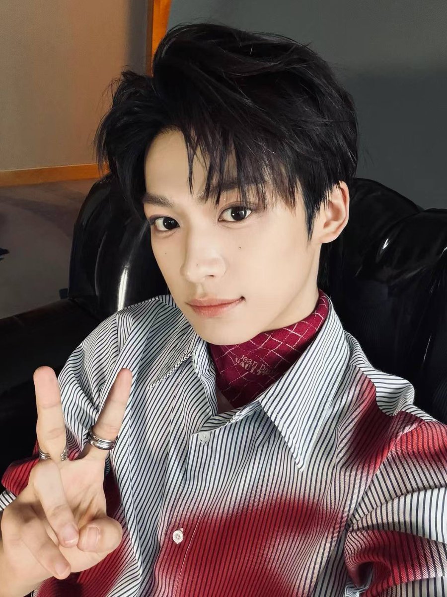 SweetCorns0714's tweet photo. 【On This Day】 10/5/2025

🫧🐟

From ziyu on Instagram.

#ziyu #TianZiyu #leipeng99 

https://t.co/6zGXYIfCKe https://t.co/FdK42KFXqa