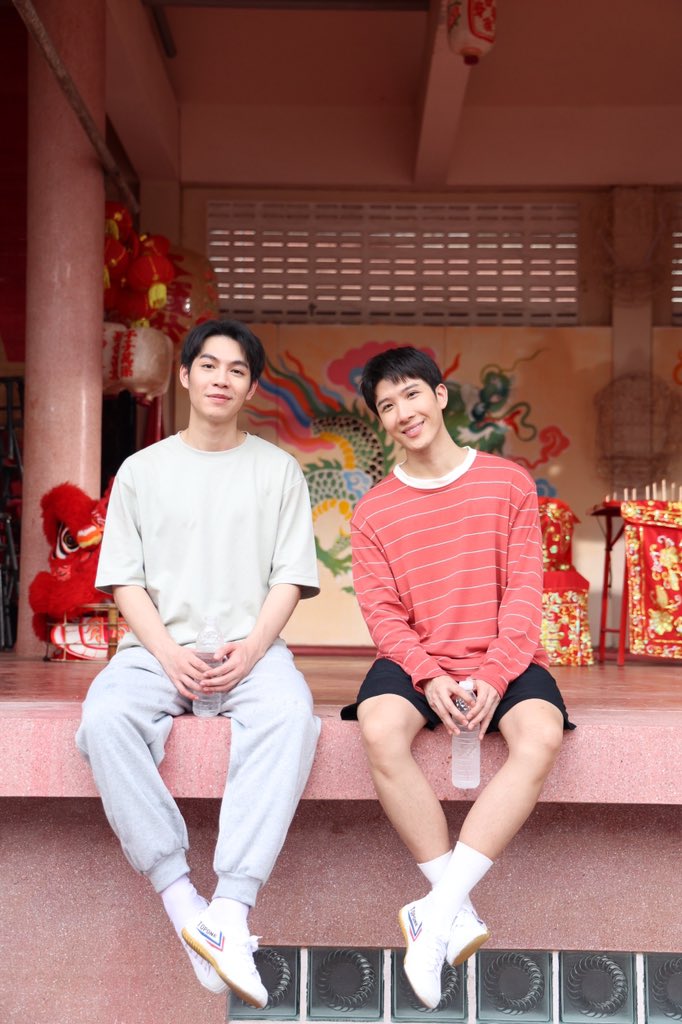 IVSBDragon's tweet photo. ไม่ต้องขอพรให้เคียงคู่ก็มีคนอยู่เคียงข้าง😉

#TheInvisibleDragon
#GMMTV
@Firstkpp @myktnw https://t.co/XI263jaJYo