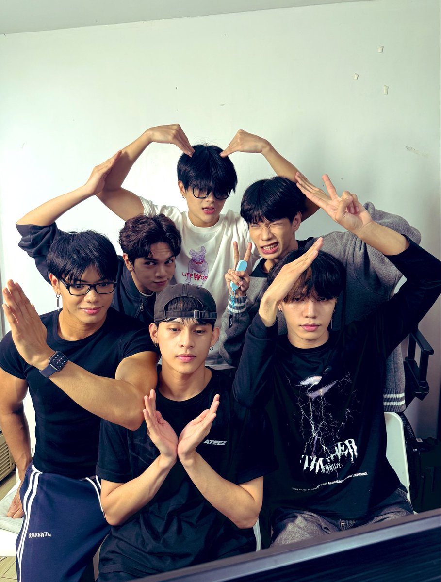 DAYONEOfficial_'s tweet photo. Anim hanggang huli!! ✨💙 

OUR STORIES WITH DAY ONE 

#DAYONEFindTheirStories #DAYONEOfficial https://t.co/B962GBZKaa