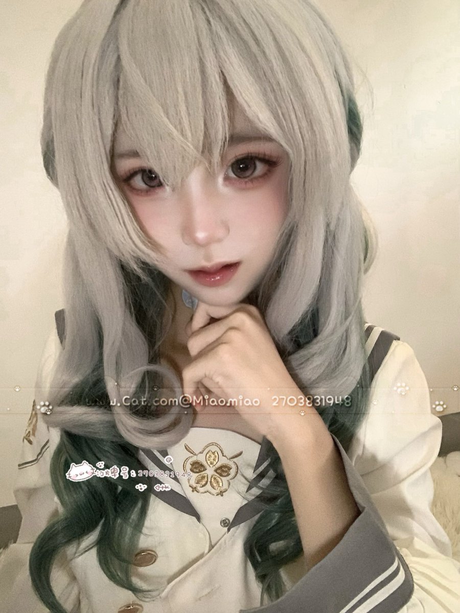 ovoomimi's tweet photo. 春日的萤火虫，会梦到那未曾触碰的昨日吗？ #反差 #m #萝莉 #门槛妹 #崩坏星穹铁道 #崩铁 #流萤 #cos https://t.co/zPsUDozLEM
