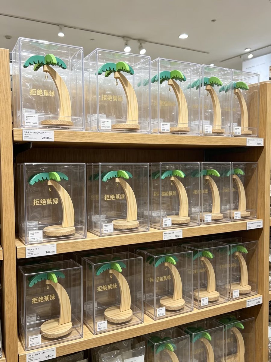 vlailuds's tweet photo. GAK NYANGKA! 😭 PALM TREE HOLDER INI KALO BUAT NYANTOLIN PISANG KO PAS BANGET... jadi kaya pohon pisang mini 🥹🍌🌴 https://t.co/QNVRCtIKhF