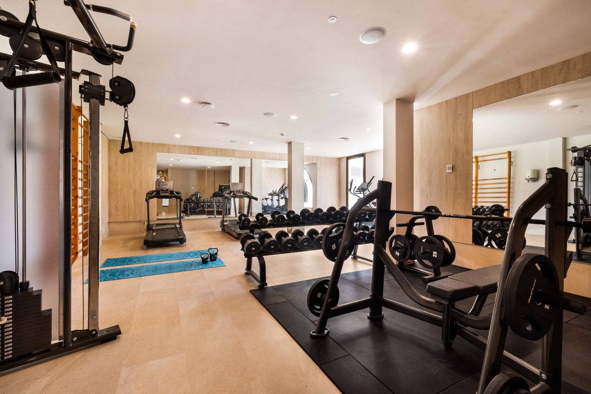 proturhotels's tweet photo. Queremos que te sientas como en casa y asegurarnos de que no tengas que interrumpir tu rutina de deporte durante tus vacaciones   
Nuestros hoteles disponen de gimnasios totalmente equipados y con todas las comodidades para que puedas mantener tu rutina.
📸 Protur Safari Park https://t.co/VD4dsRL3LJ