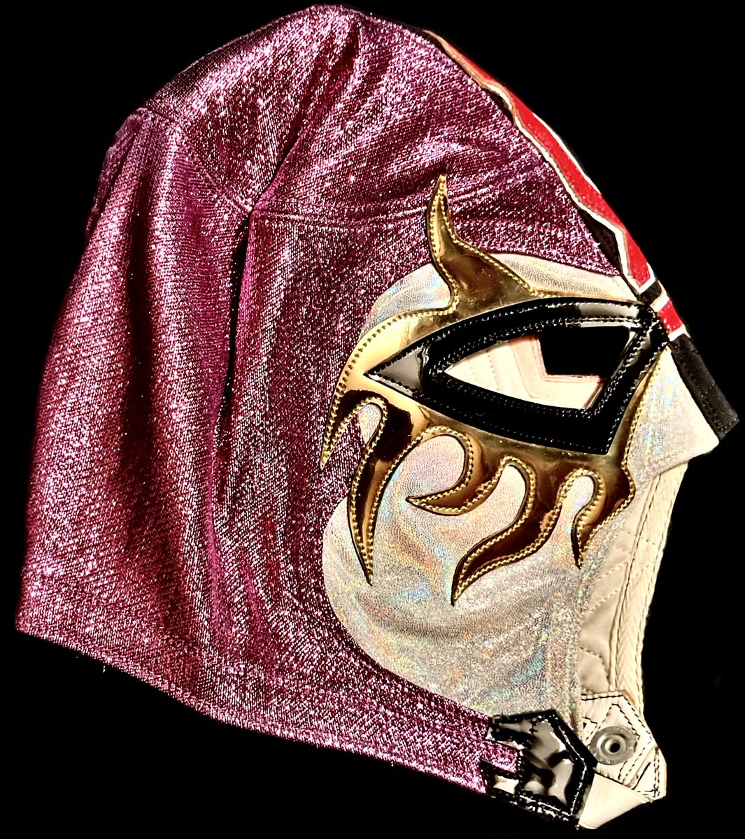 RHP4ever's tweet photo. King Cuerno / Hijo del Fantasma @JBElFantasma fusion mask. This mask features both of their signatures. #KingCuerno #ElHijoDelFantasma #OhLaLa #LuchaUnderground #LuchaLibre https://t.co/b9XOOY8oXU