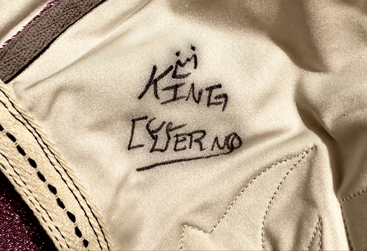 RHP4ever's tweet photo. King Cuerno / Hijo del Fantasma @JBElFantasma fusion mask. This mask features both of their signatures. #KingCuerno #ElHijoDelFantasma #OhLaLa #LuchaUnderground #LuchaLibre https://t.co/b9XOOY8oXU
