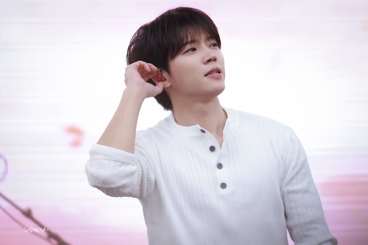 infinite_namuel's tweet photo. 261003 렛츠락 남우현 

잘생겨서 좋아하는건 아니지만 잘생겨서 좋아해요 

#남우현 #NAMWOOHYUN
#렛츠락페스티벌 #LetsRockFestival https://t.co/CZsCHqNEMW