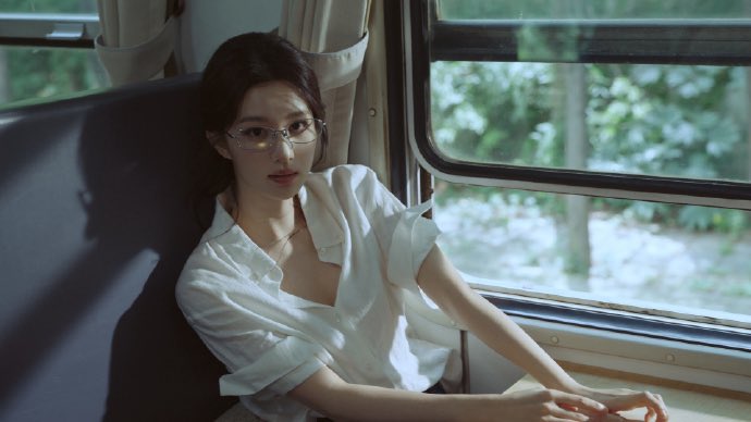 caomuyaya's tweet photo. 언니... https://t.co/a3cIi0zTwc