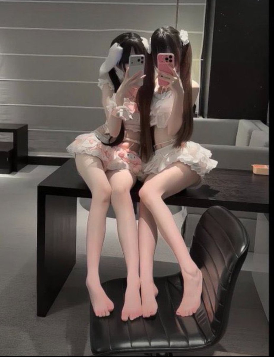 terabt14's tweet photo. 这个点有没睡的吗

谁来锐评一下我跟闺蜜福嘛 

粉嫩哒！流言1直接给没有🚪 https://t.co/SFlOcw637V