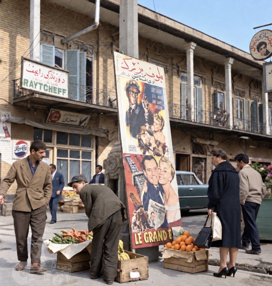 farhadarianejad's tweet photo. تصویری از تهران  در نزدیکی میدان مخبرالوله https://t.co/Cn0RCCFSPg