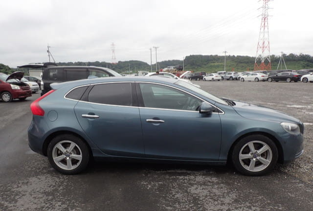 sanyushakira256's tweet photo. 2014 VOLVO V40 T4
(Ready to be imported from Japan to Uganda)

Petrol / 1,500cc/ 83,551 km  / 2WD /5 seater 

Initial deposit: 6M

Total landing cost: 33M (taxes inclusive)

📞 0742949854 📍 Kyambogo opposite passport collection office https://t.co/KADJhpGYZI