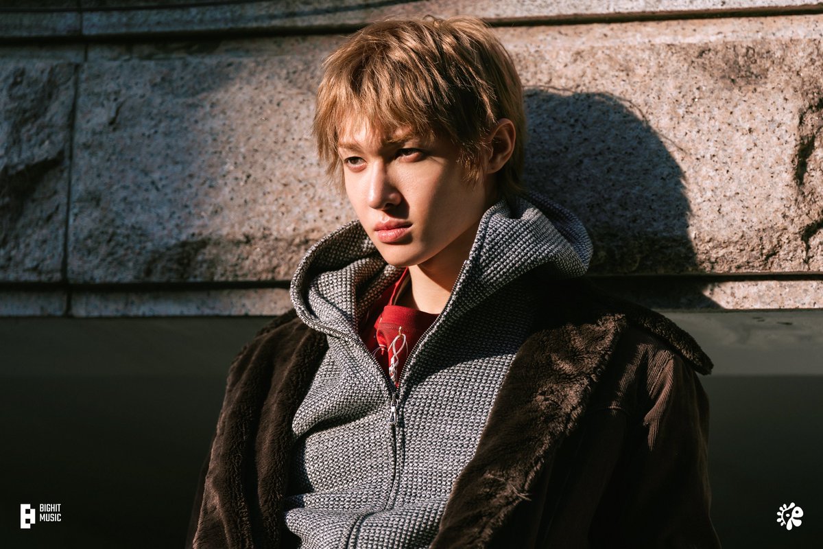 TiiiN320's tweet photo. The 2nd EP [GREENGREEN] Album Photo Photo Sketch #마틴 #MARTIN https://t.co/wmuh7CQrwH