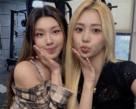nonizzan's tweet photo. 리정 ♡ 윤진 ♡ 그리고 나 https://t.co/z6JAZcQ82j