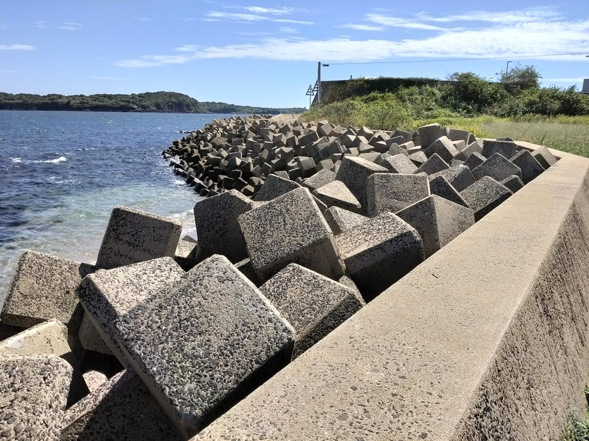 ab_qma9's tweet photo. 角張ったフォルムが特徴的なテトラポット
#長島
#熊Q202609壱岐渡良三島 https://t.co/p2KYxNTz0I