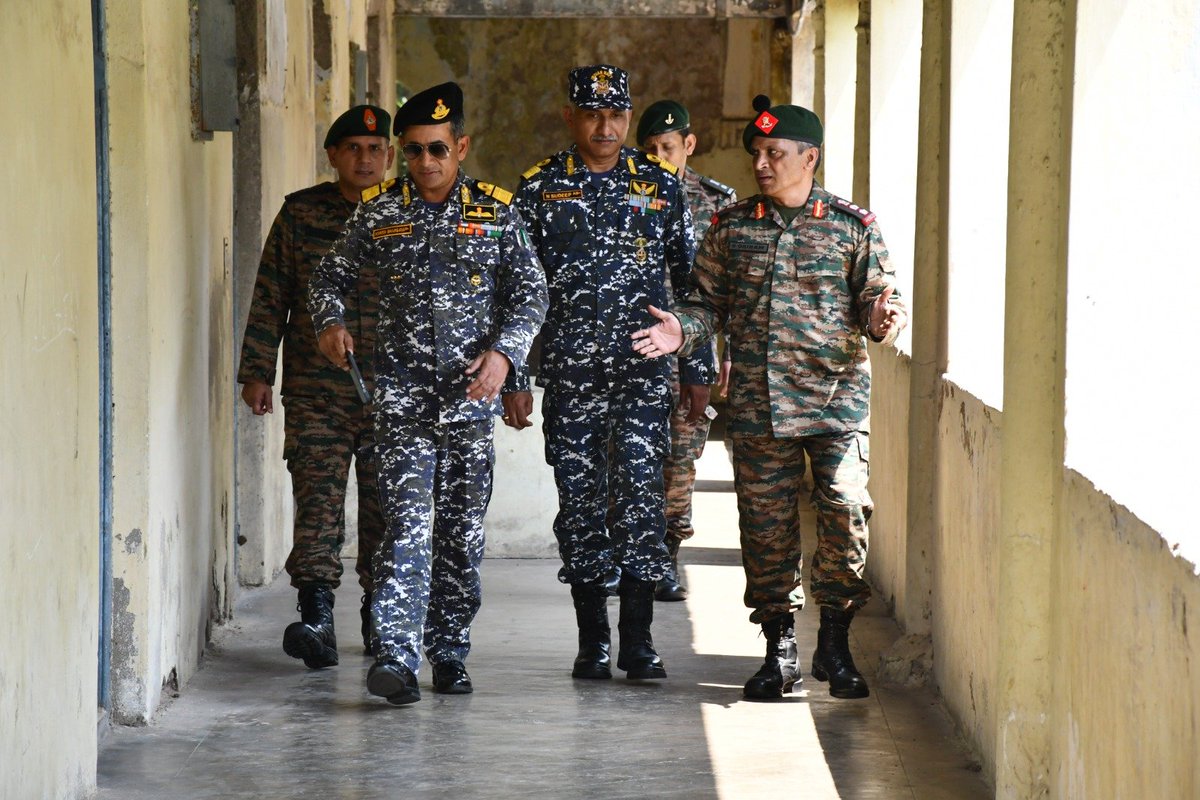 NCCDte_TNPAN's tweet photo. R Adm Ashish Bhargava ADG A, HQ DGNCC reviewed HQ NCC TN, P, A&N Dte for Annual Adm Inspection 

He also visited 1 TN Naval Unit NCC and 1 TN Sig Coy NCC located in Fort St George, Chennai.

He will also be proceeding to Gp HQ Madurai and NTA Idayapatti as part of the Adm Inspection

@HQ_DG_NCC @vatsvirendra1 @DazzleAlbatross