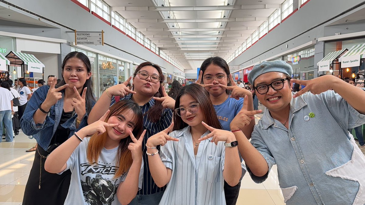 beurayann's tweet photo. mahal ko kayo, my team thad official and originyles co-admins alam niyo ‘yan 

OUR STORIES WITH DAY ONE 
#DAYONEFindTheirStories #DAYONEOfficial @DAYONEOfficial_ https://t.co/FQttzae5G1