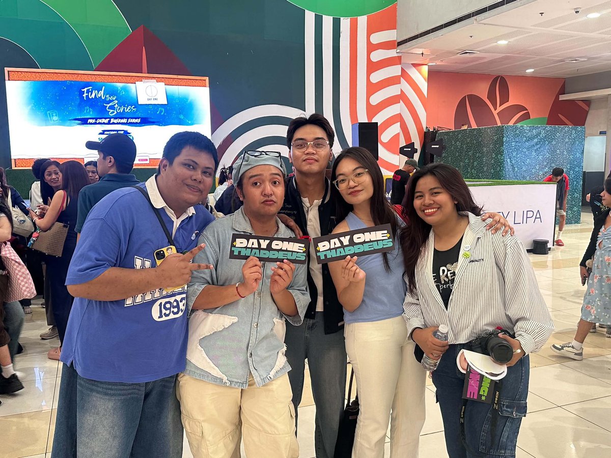 beurayann's tweet photo. mahal ko kayo, my team thad official and originyles co-admins alam niyo ‘yan 

OUR STORIES WITH DAY ONE 
#DAYONEFindTheirStories #DAYONEOfficial @DAYONEOfficial_ https://t.co/FQttzae5G1