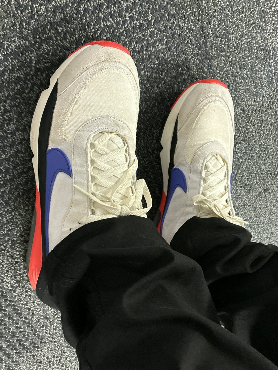 kimmichele4a's tweet photo. School Schoes Day 21 - Nike Air Max 2099
#SneakerCulture #Wassup https://t.co/Fw3e5JXYoU