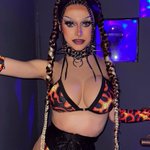 Photo by Clowi #TeamKimMiller (@CloeSaavage)