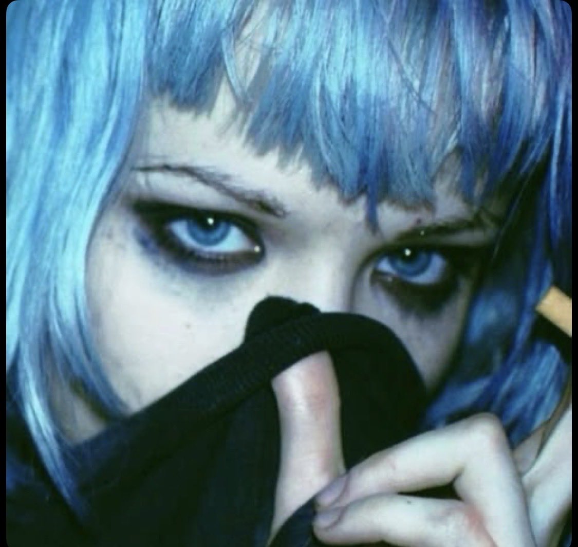 n4blhy's tweet photo. Alice vibe
#aliceglass #crystalcastle #cc https://t.co/iR27cdRt1N