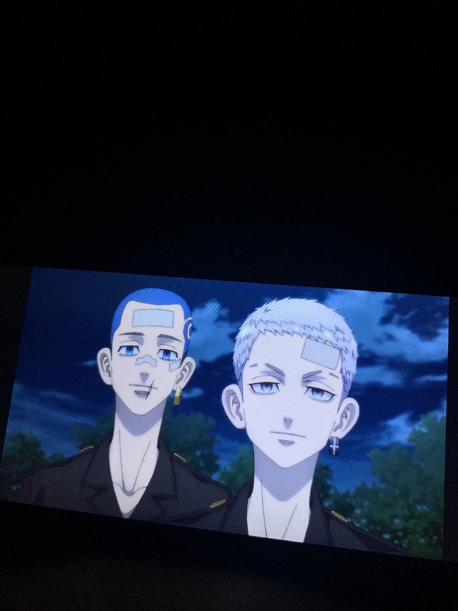 aervomitsuya's tweet photo. já foram assistir a 4 temporada de tokyo revengers? https://t.co/2nCnvwkehC