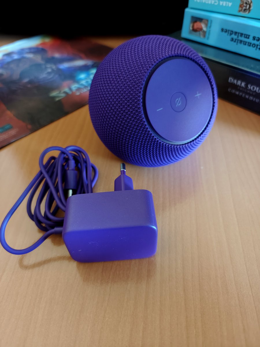 css_deimos's tweet photo. Je viens de craquer pour l'Echo Dot en violet, avec le chargeur assorti. Franchement, il est magnifique et le son est bluffant pour un appareil de cette taille 🔊💜🔊 

#AmazonEcho #EchoDot https://t.co/XKmagZi8td