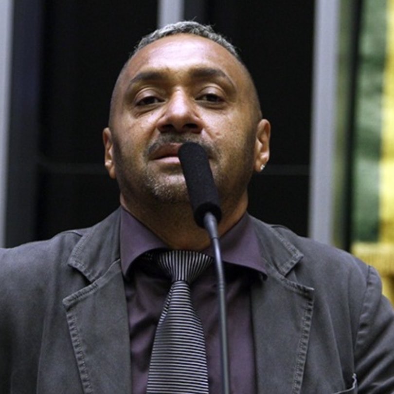 choquei's tweet photo. 🚨VEJA: Após 16 anos como deputado, Tiririca tenta voltar à Câmara por outro estado, mas não consegue se eleger. https://t.co/wyH0smWEeN