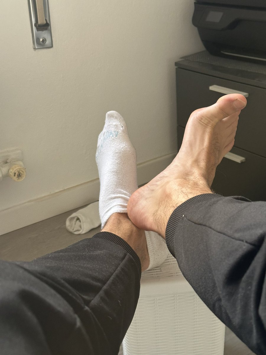 zebmaster_'s tweet photo. Continuate a fissare lo schermo. So che non riuscite a distogliere lo sguardo 🤣🧎🏼‍♂️ https://t.co/B4hHUO5TVK
