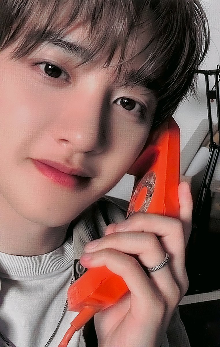 mynxlx's tweet photo. [SCAN]
DAY OFF #도경수