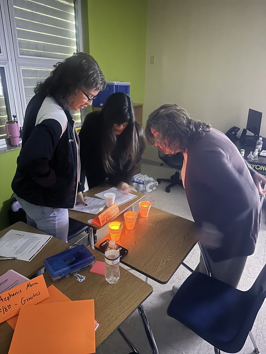 STEAMDesignated's tweet photo. Explore Interactivity - Hands-On Lab!!! If the teachers are excited so will our students! 🌟@MDCPS @MDCPSSci https://t.co/EDNDEcAh6q