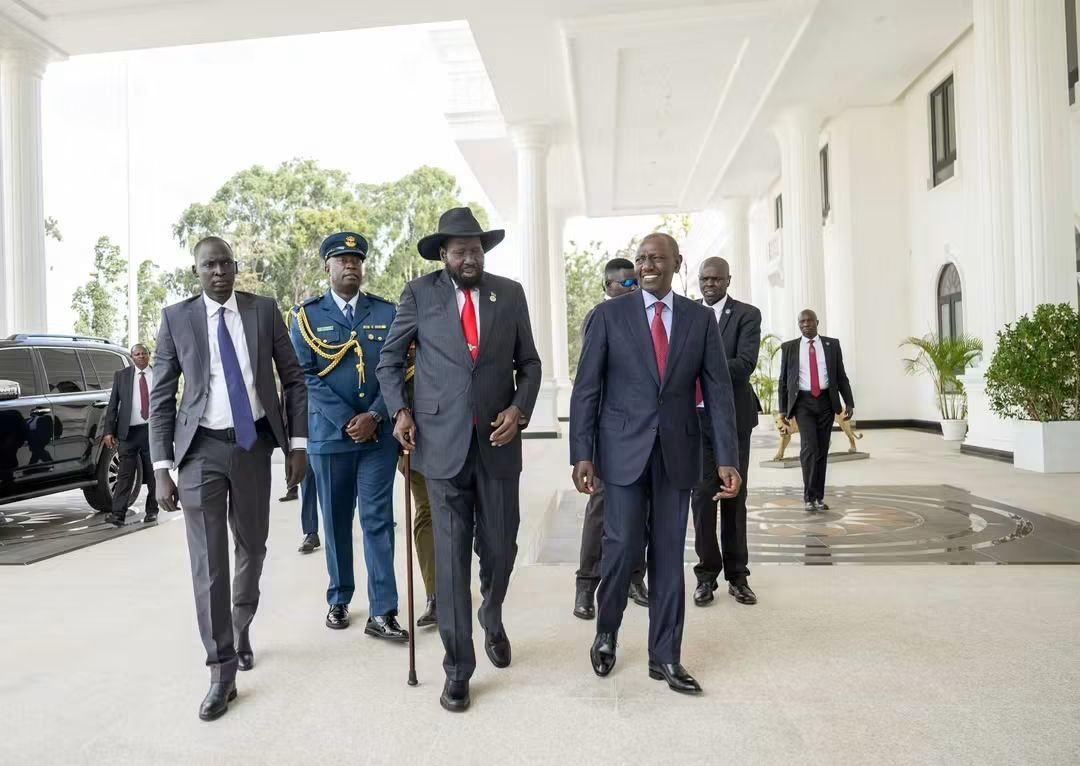 SiiraNews24's tweet photo. #UPDATE:-Kenyan President William Ruto hosted South Sudanese President Salva Kiir in Nairobi, where they discussed strengthening bilateral ties, trade and investment. Ruto also thanked Kiir for South Sudan’s participation in the launch of the Dangote refinery in Lamu and pledged https://t.co/9okh66R10G